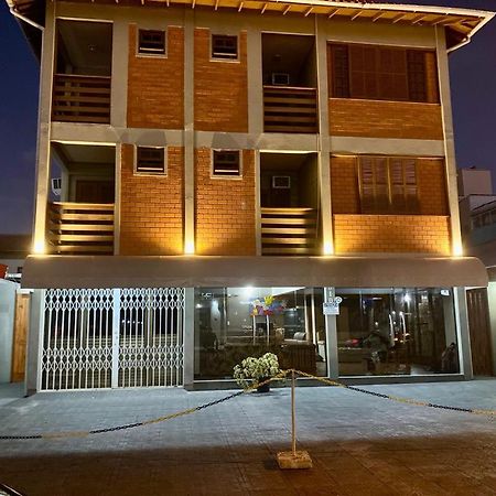 Milton Leite Suite Governador Celso Ramos Ngoại thất bức ảnh